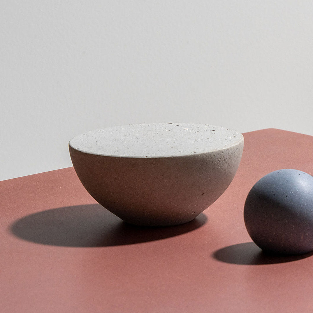 Form-s Mezza on table top