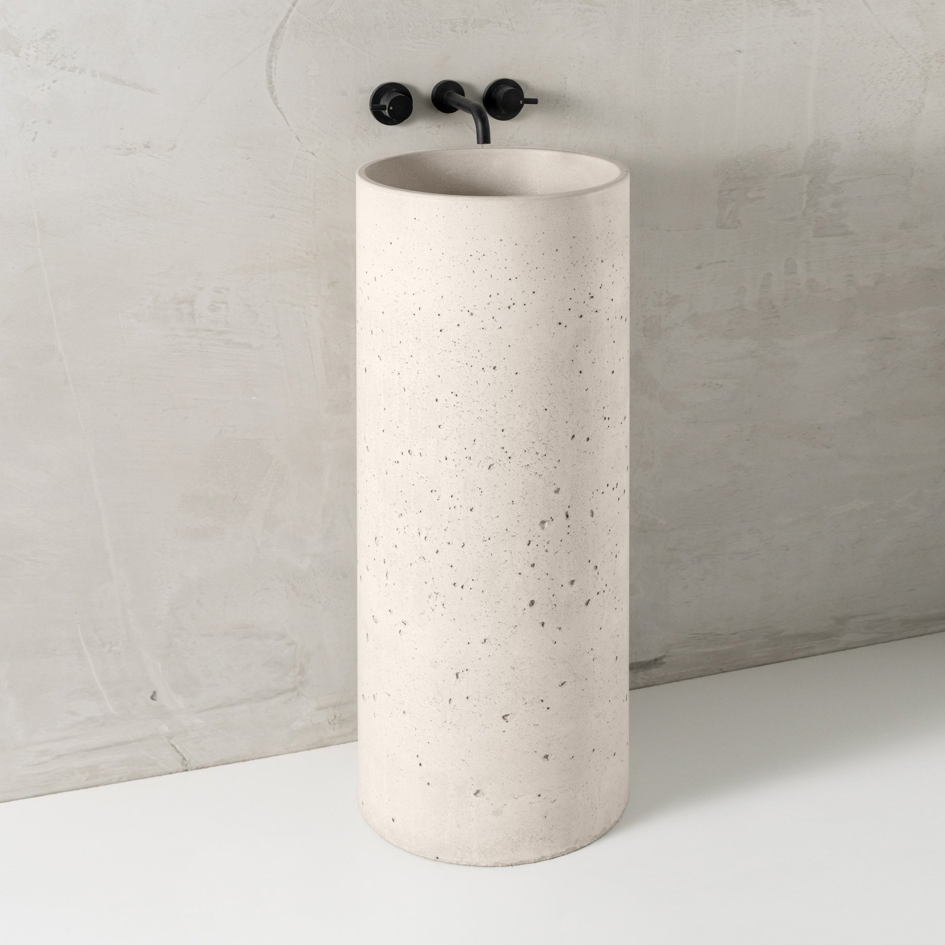 Nina concrete basin, Milk